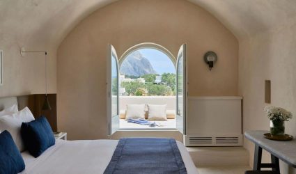 istoria-hotel-santorini-hero