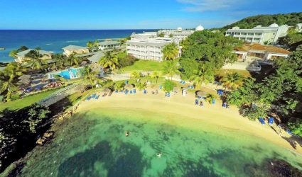 multi-generational-grand-palladium-lady-hamilton-resort-spa